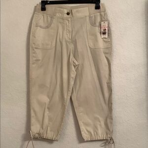 NWT Kim Roger’s Casual Lightweight Capri Pants Pockets Size 10